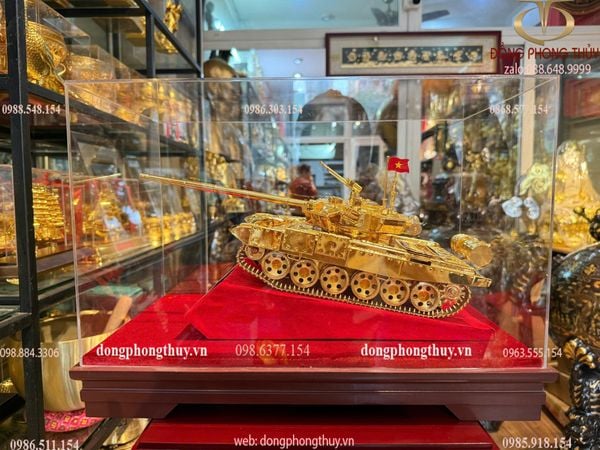 Xe tặng mạ vàng 24k Ngang 42,5 sâu 24 cao 30 nặng 4,3kg