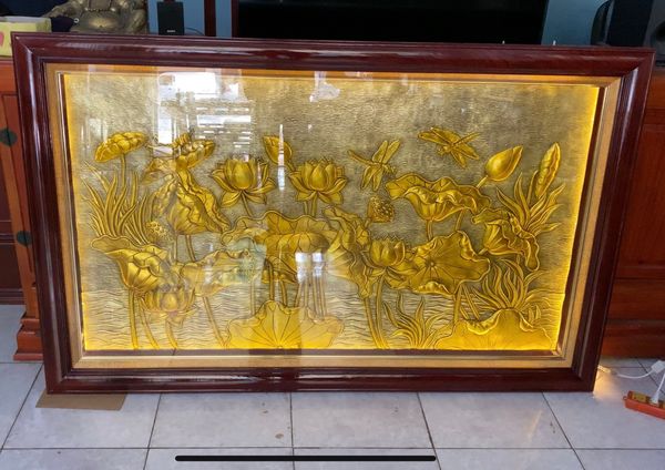 Tranh hoa sen bằng đồng 1m07*1m73