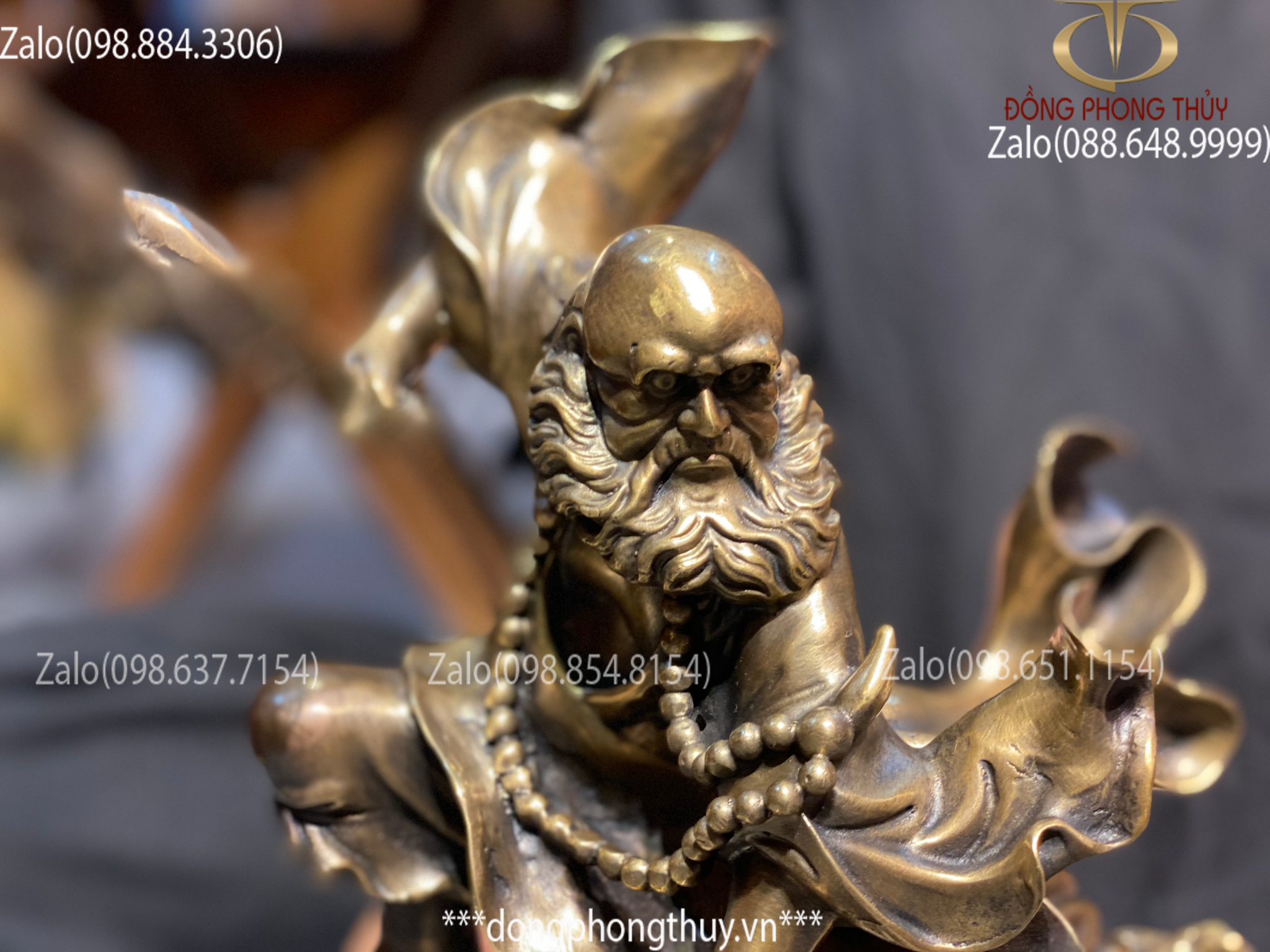 Đượng Đạt Ma Sư Tổ mua võ cao 39cm ngang 21cm sâu 13cm nặng 11,5kg