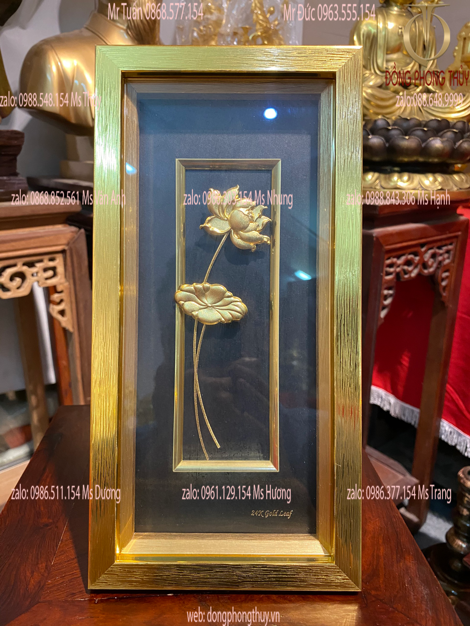 Tranh hoa sen mạ vàng