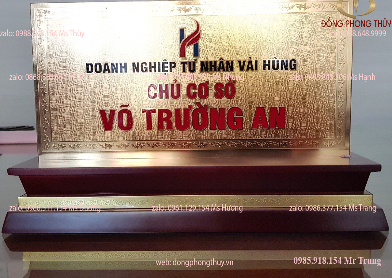 Biển chức danh để bàn bằng đồng mạ vàng 24k