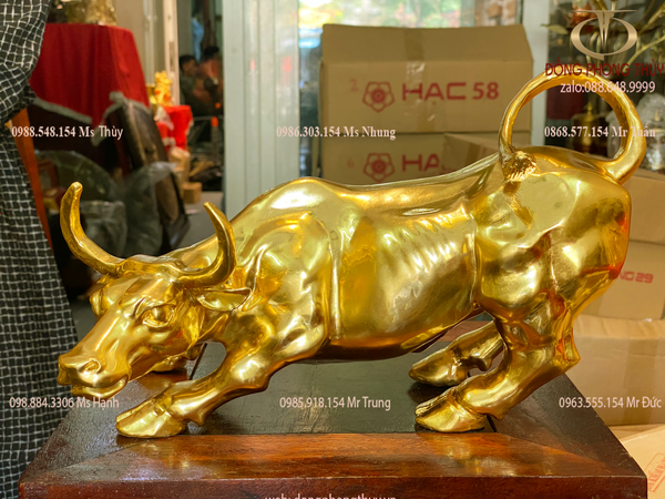 Quà tặng-Tượng mạ vàng: Trâu vàng bằng đồng thếp vàng 24k 20cm