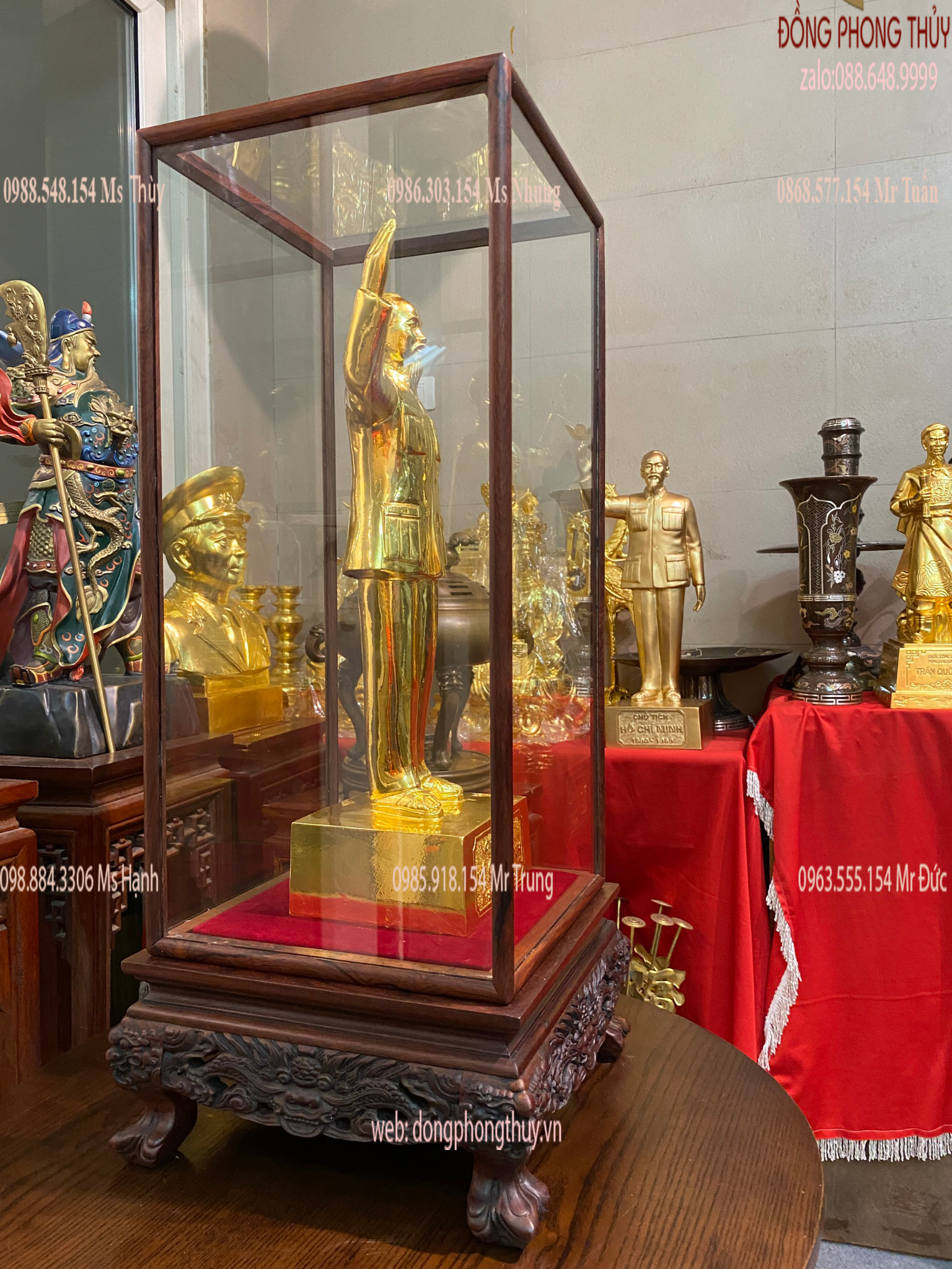 TƯỢNG BÁC HỒ ĐỨNG VẪY TAY CHÀO BẰNG ĐỒNG ĐỎ  DÁT VÀNG 24K CAO 50CM NGANG 14,5CM SÂU 15CM NẶNG 6,5KG