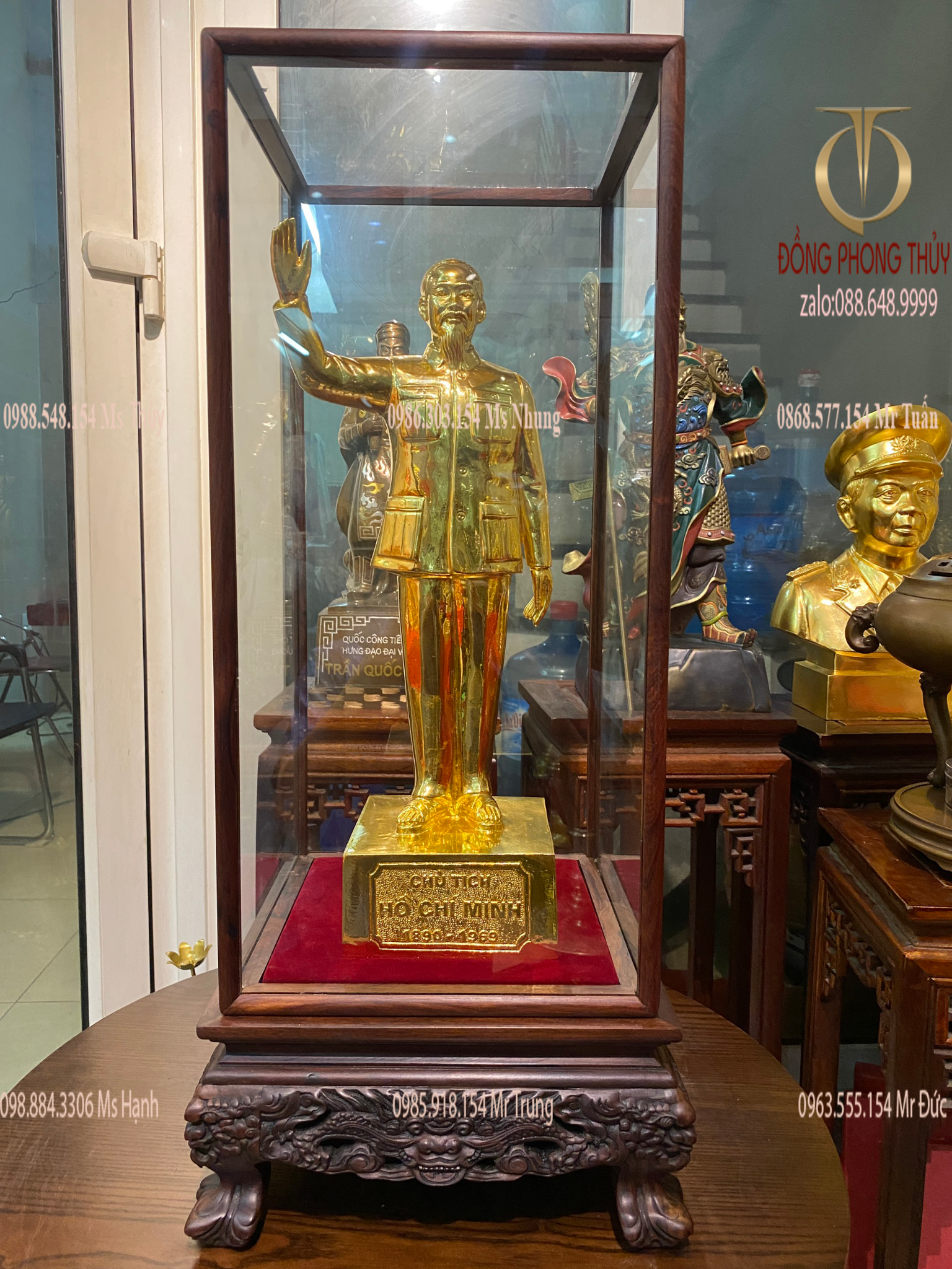 TƯỢNG BÁC HỒ ĐỨNG VẪY TAY CHÀO BẰNG ĐỒNG ĐỎ  DÁT VÀNG 24K CAO 50CM NGANG 14,5CM SÂU 15CM NẶNG 6,5KG