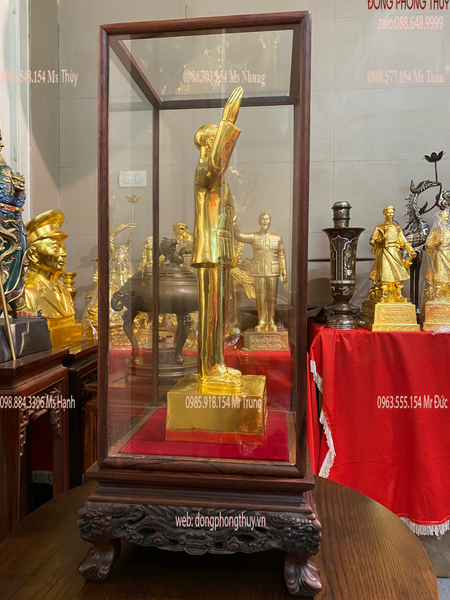 Tượng bác hồ đứng vẫy tay chào bằng đồng dát vàng 24k cao 50cm ngang 14,5cm sâu 15cm nặng 6,5kg