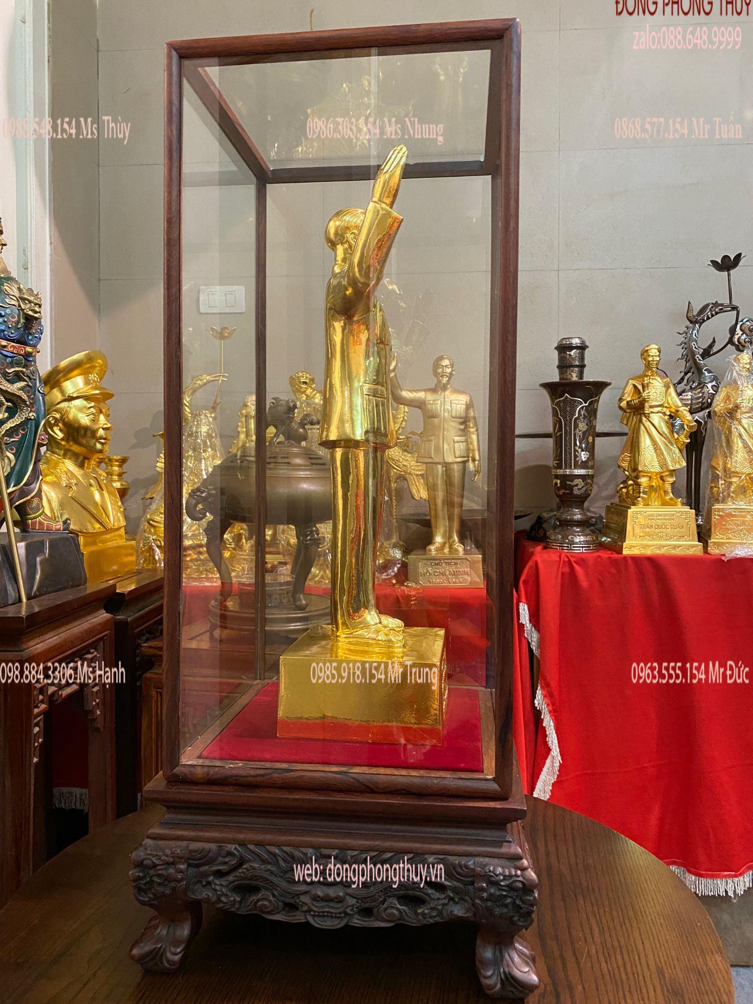 TƯỢNG BÁC HỒ ĐỨNG VẪY TAY CHÀO BẰNG ĐỒNG ĐỎ  DÁT VÀNG 24K CAO 50CM NGANG 14,5CM SÂU 15CM NẶNG 6,5KG