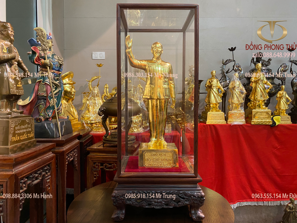 Tượng bác hồ đứng vẫy tay chào bằng đồng dát vàng 24k cao 50cm ngang 14,5cm sâu 15cm nặng 6,5kg