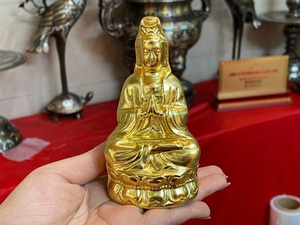 Tượng phật quan âm để xe ô tô dát vàng 24k
