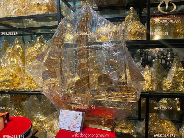 Quà tặng vip: Mô hình thuyền buồm mạ vàng 24k cao 68cm ngang 86cm