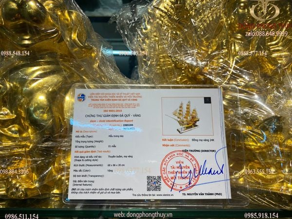 Quà tặng vip: Mô hình thuyền buồm mạ vàng 24k cao 68cm ngang 86cm