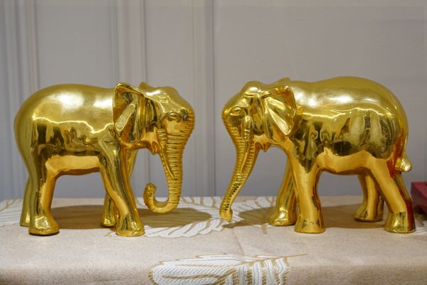 Tượng voi phong thủy dát vàng 24k bằng đồng