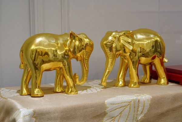 Tượng voi phong thủy dát vàng 24k bằng đồng