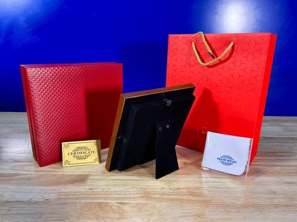 Tranh thuyền buồm mạ vàng