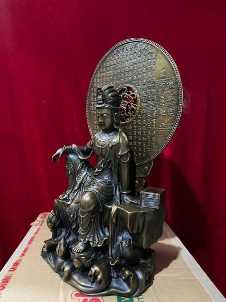 Quan âm tự tại lá đề kinh bát nhã