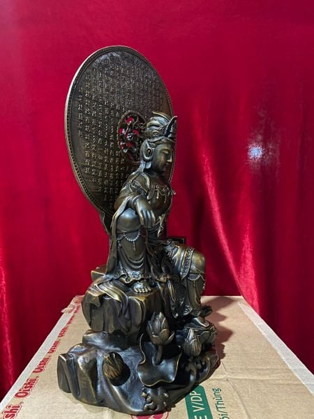 Quan âm tự tại lá đề kinh bát nhã