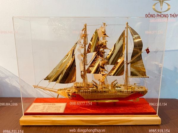 Mô hình thuyền buồm Lê Quý Đôn mạ vàng 24K ngang 54 cao 42 sâu 16cm