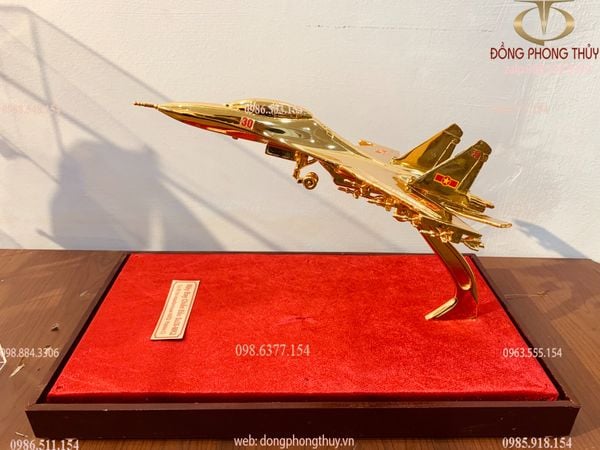 Mô hình máy bay chiến đấu su 30 ngang 41 sâu 23 cao 27cm