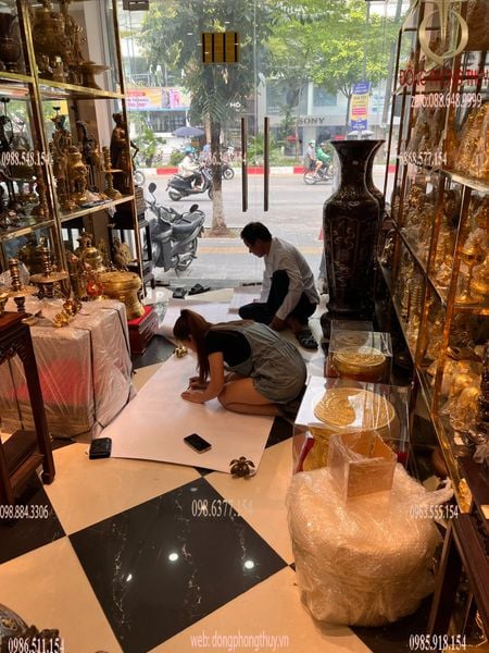 Gia phả dòng họ bằng đồng ăn mòn 1m5*2m5