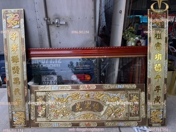Bộ hoành phi câu đối bằng đồng dát vàng bạc