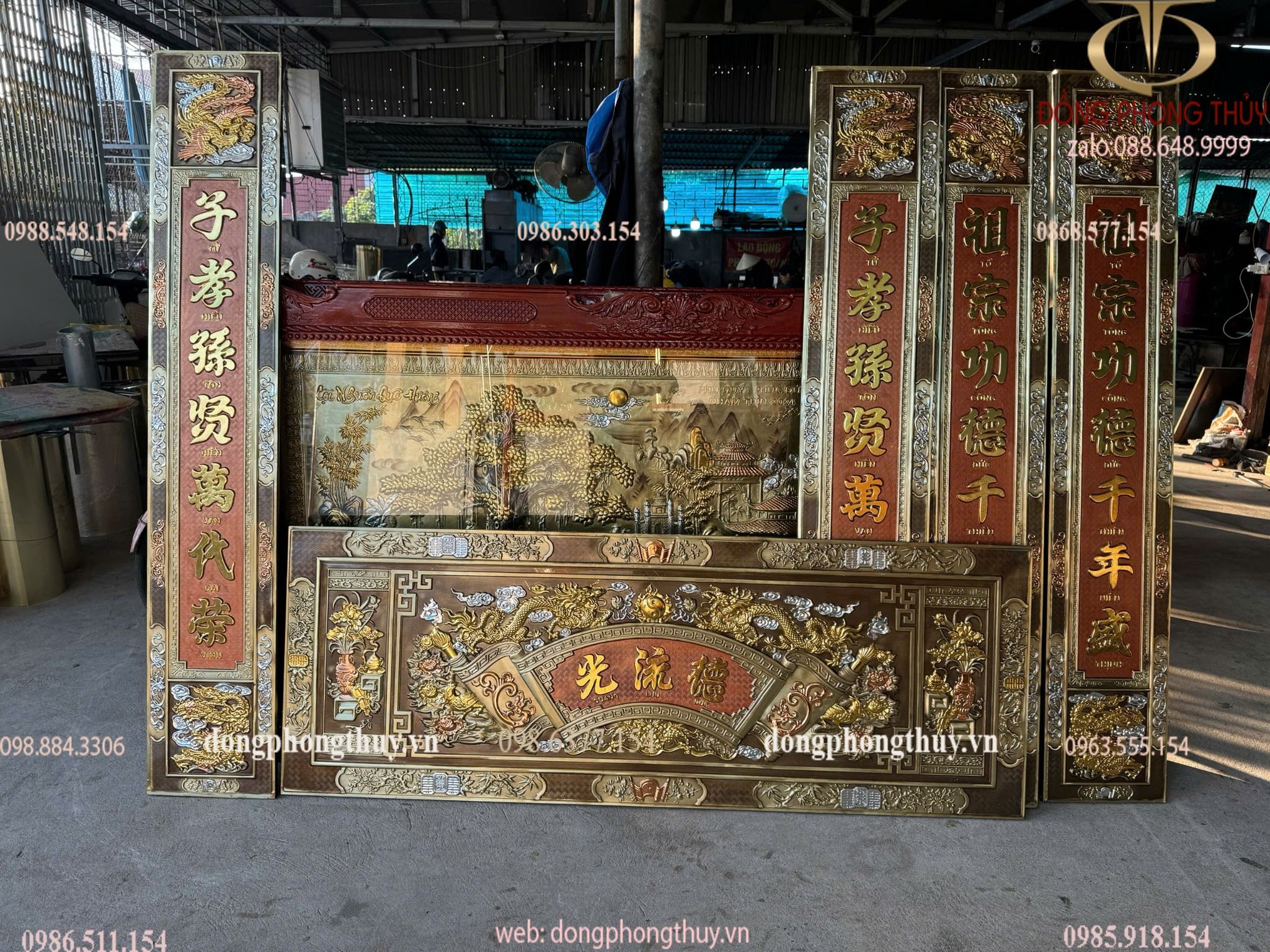 Bộ hoành phi câu đối bằng đồng dát vàng bạc