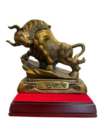 Tượng trâu bằng đồng vạn sự như ý chữ Việt 26cm