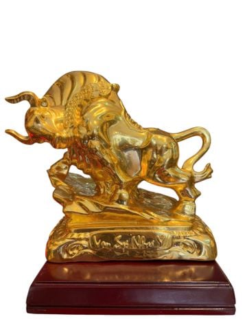 Tượng trâu bằng đồng vạn sự như ý dát vàng 24k chữ Việt cao 26 nặng 5kg