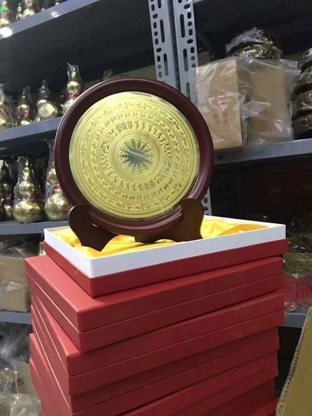 Quà tặng sếp: Tranh đĩa bằng đồng đỏ ảnh Bản đồ Việt Nam