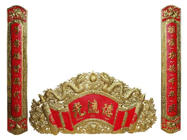 Cuốn thư câu đối bằng đồng 1m76 nặng 13,5kg