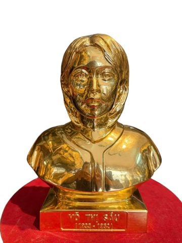 Tượng Võ Thị Sáu bằng đồng đỏ dát vàng 24k Cao 30 ngang 24 sâu 11 nặng 9,5kg