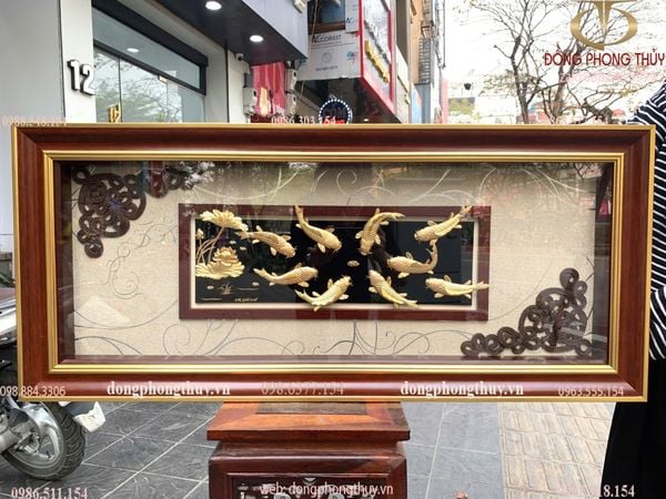 Tranh hoa sen mạ vàng cửu ngư quần hội 24k 48x108cm