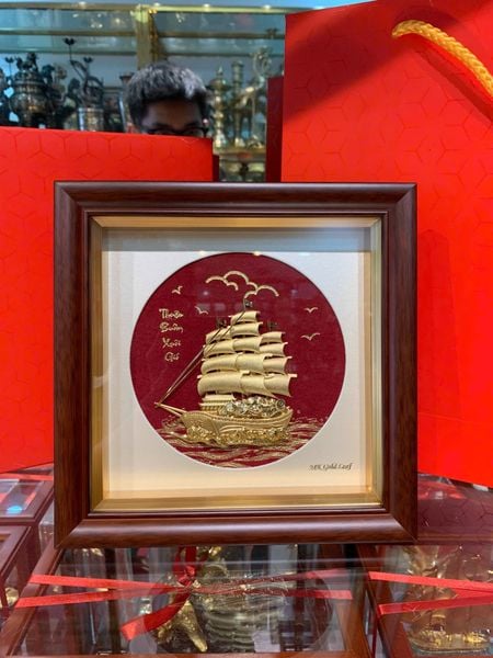 Quà tặng doanh nghiệp: tranh thuyền buồm mạ vàng 24k 20x20cm