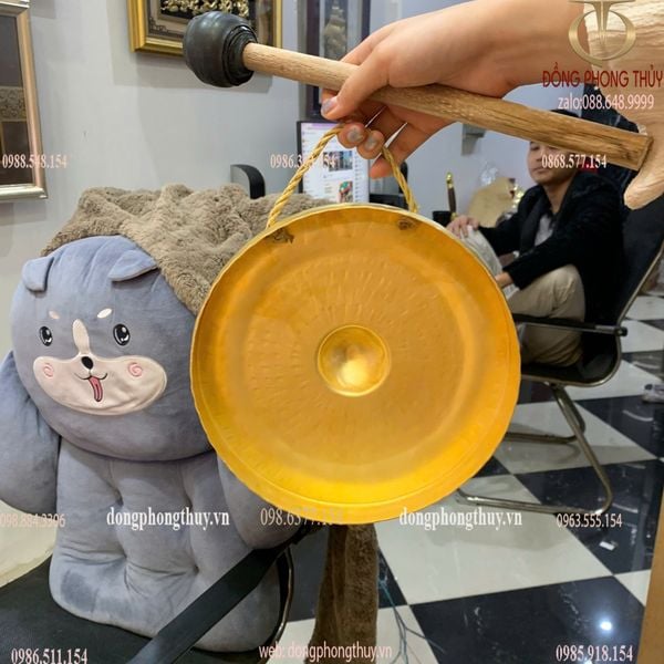 Chiêng đồng 25cm màu vàng