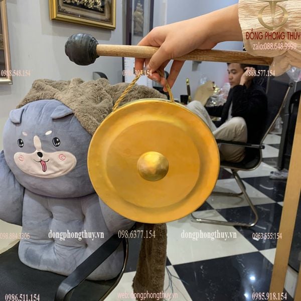 Chiêng đồng 25cm màu vàng