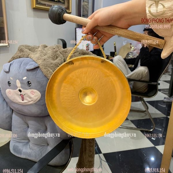Chiêng đồng 25cm màu vàng