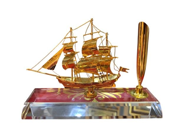 Thuyền buồm mạ vàng 24k ngang 15 cao 11 sâu 4,5cm