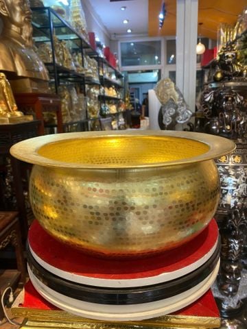 Chậu đồng vàng đường kính 35, lòng trong 28cm, bầu 33cm, cao 16cm nặng 1.6kg
