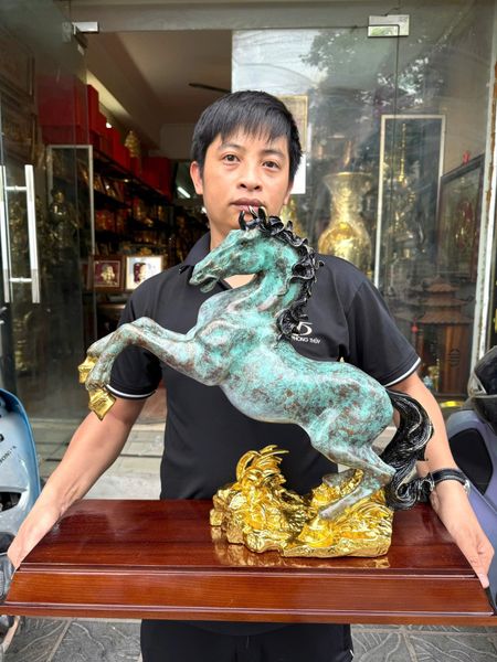 Tượng ngựa bằng đồng xanh khoáng Cao 43 ngang 49 rộng 15 nặng 7,3kg