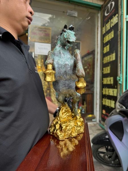 Tượng ngựa phong thủy bằng đồng cao 45cm