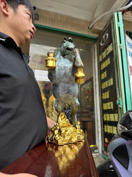 Tượng ngựa phong thủy bằng đồng cao 45cm