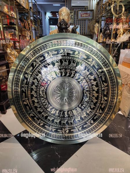 Mặt trống đồng Đông Sơn ăn mòn đường kính 1m nặng 10,5kg