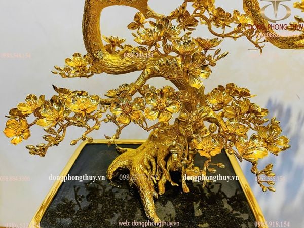Chậu mai bằng đồng mạ vàng 24k cao 42 ngang 75 rông 35 nặng 10kg