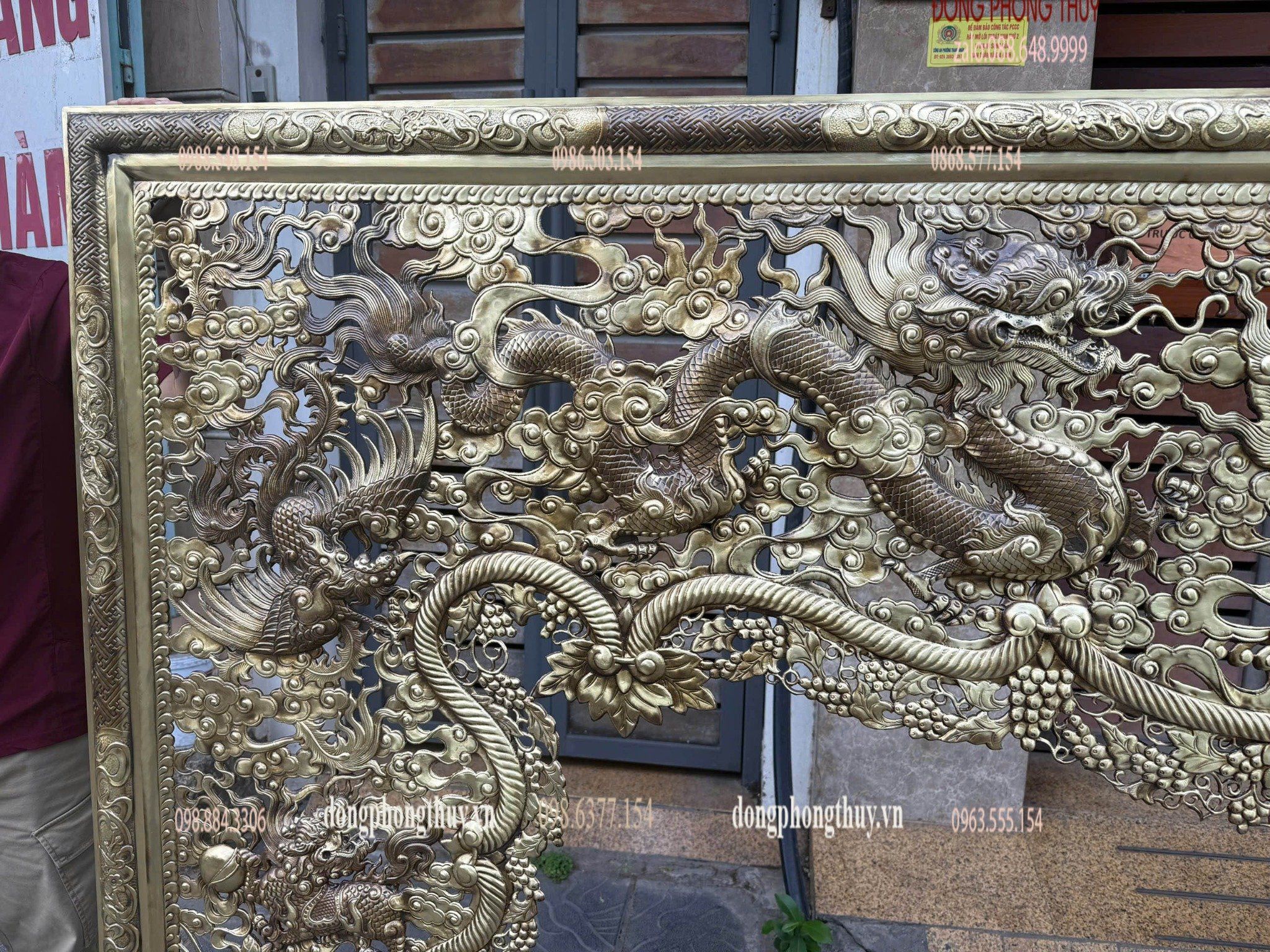 Cửa Võng Ngang 2m51 cao 1m55 dày 1ly bằng đồng
