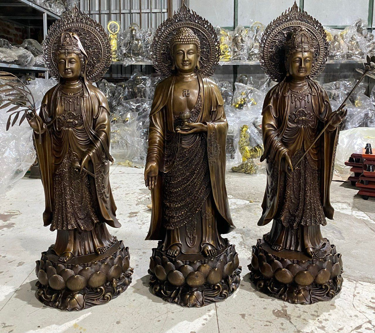 Tượng tây phương tam thánh đứng