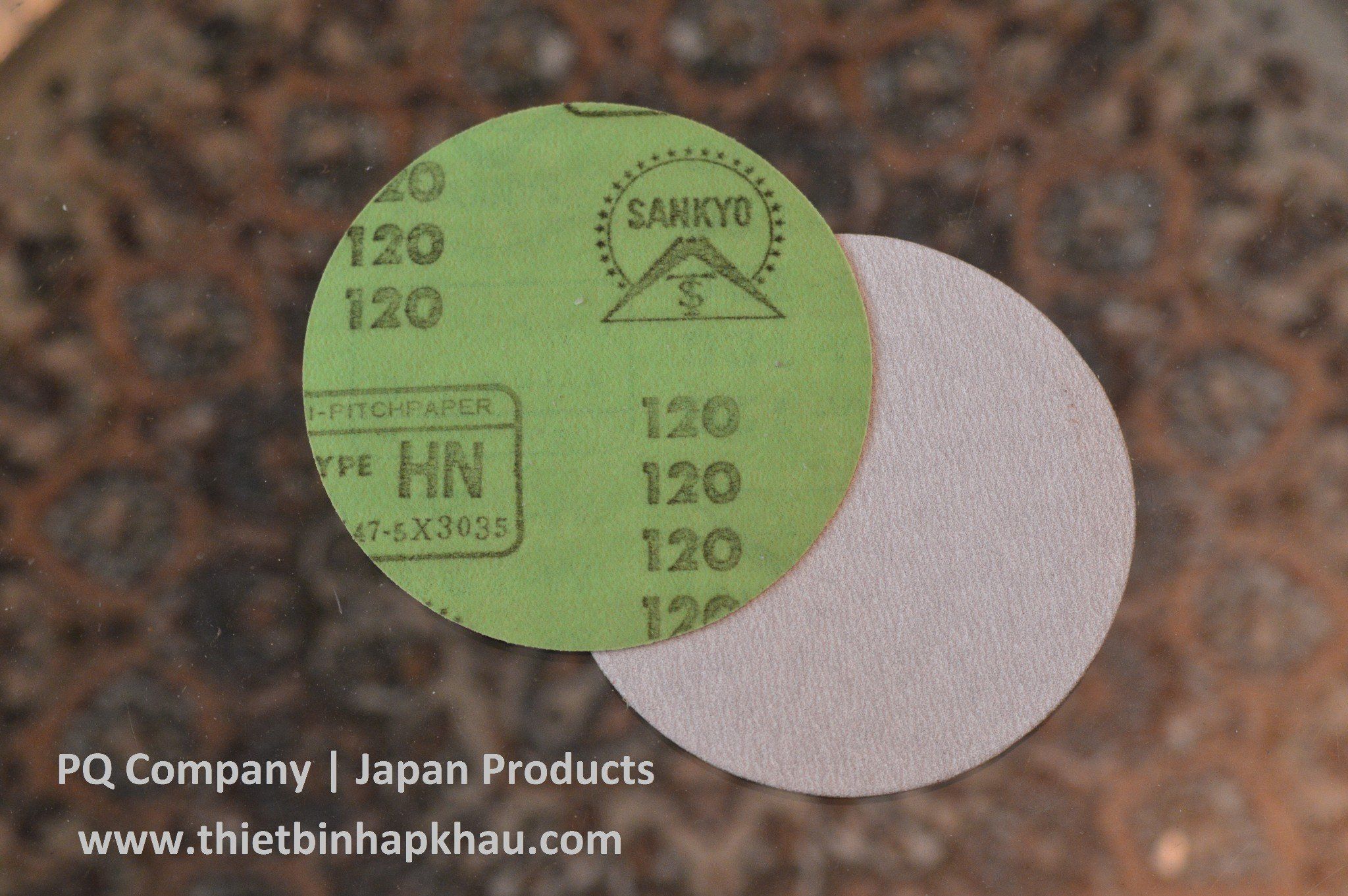 Nhám dĩa HN mặt lưng có lông dính, Hộp 100 tờ; Qui cách 125mm x không lỗ; Độ hạt P120. Code: 3.10.530.0016 | www.thietbinhapkhau.com | Công ty PQ 