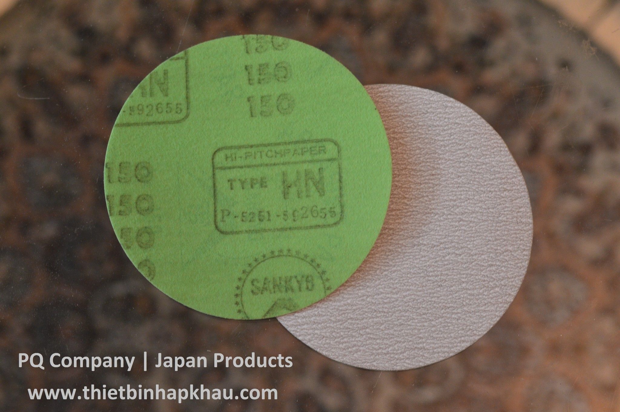 Nhám dĩa HN mặt lưng có lông dính, Hộp 100 tờ; Qui cách 125mm x không lỗ; Độ hạt P150. Code: 3.10.530.0015 | www.thietbinhapkhau.com | Công ty PQ 