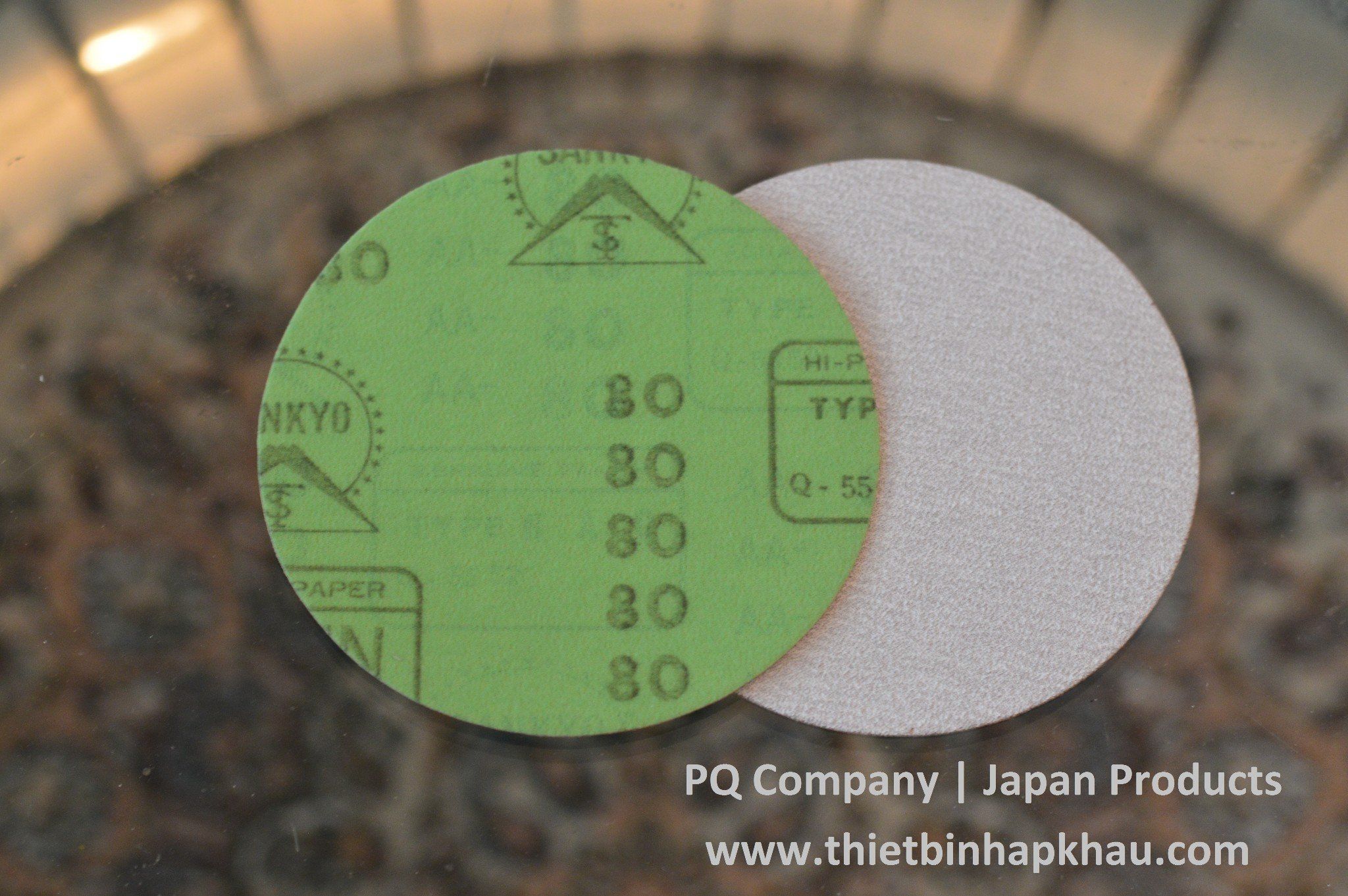 Nhám dĩa HN mặt lưng có lông dính Hộp 100 tờ; Qui cách 125mm x Không lỗ; Độ hạt P80. Code: 3.10.530.0011 | www.thietbinhapkhau.com | Công ty PQ 