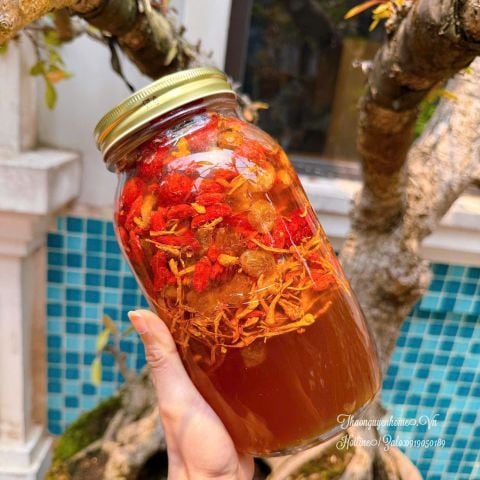  Hũ mật ong nội tiết tố 1.5 lít 