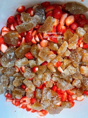  Mứt dâu phèn mật hũ 450gram 