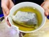 Xông mặt thảo dược lá trà cổ giảm mụn, đẹp da