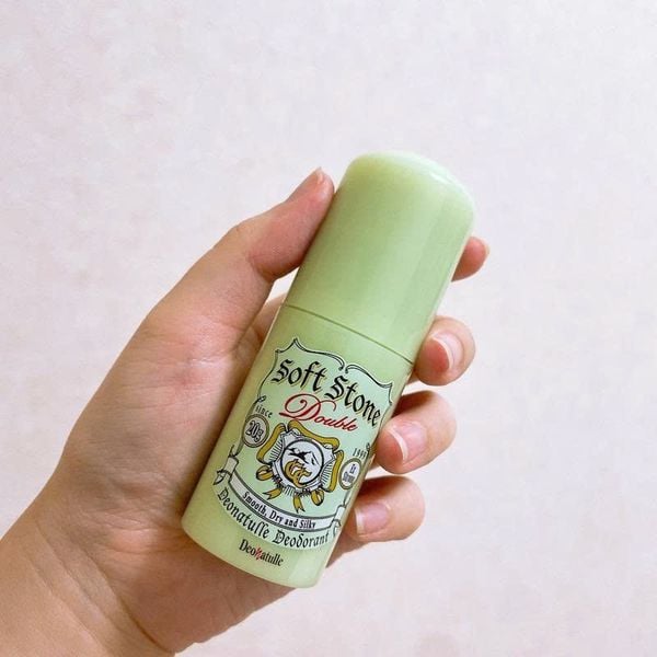 Lăn Khử Mùi Soft Stone W Double Deodorant Color Control Đá Khoáng Xanh